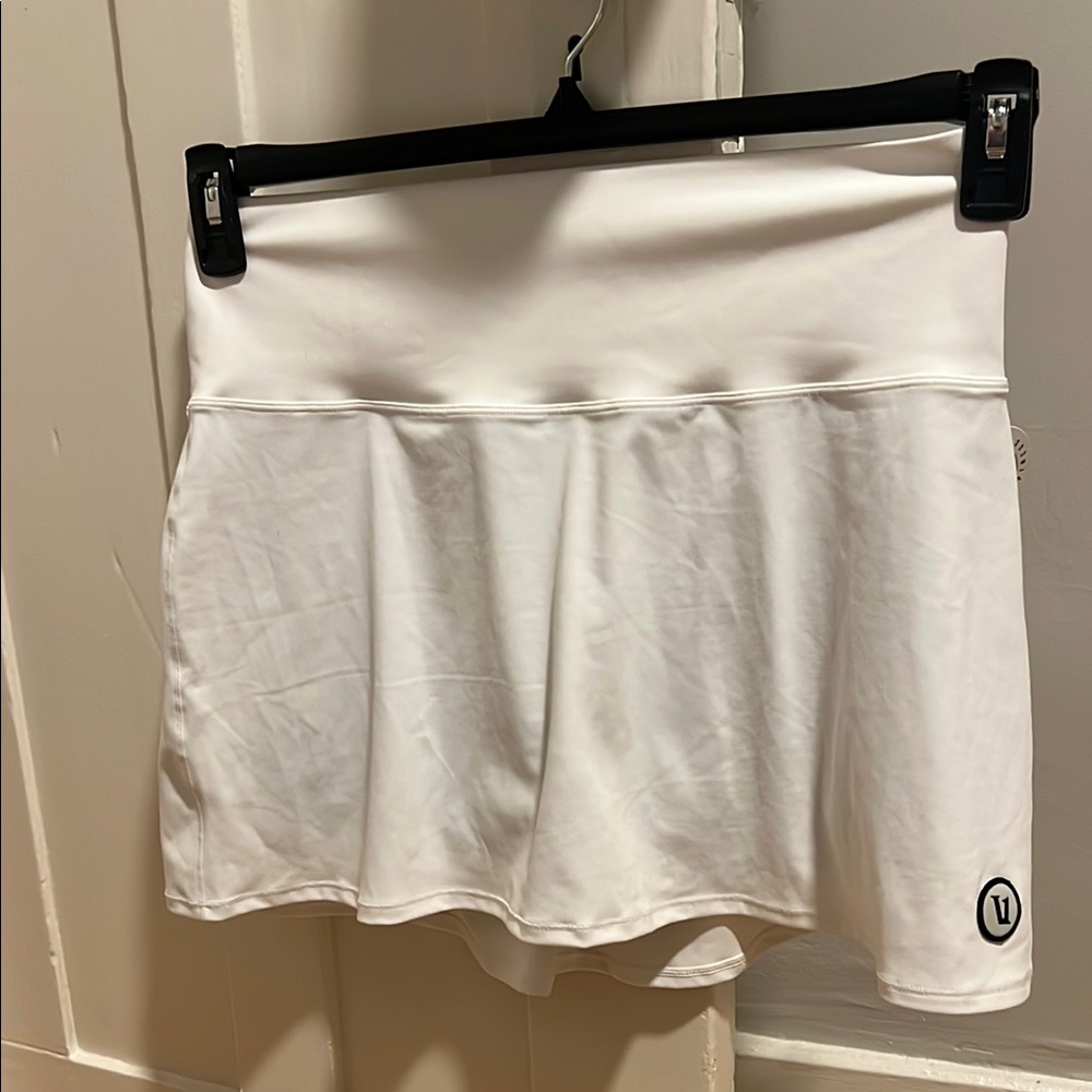 Vuori White Volley Skirt Size Large